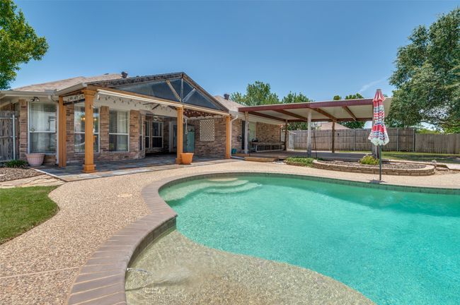 6431 Peak View Ct, House other with 3 bedrooms, 2 bathrooms and null parking in Midlothian TX | Image 24