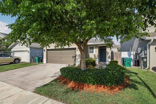 579 Ne 6th Pl, Florida City, FL, 33034-3267 | Card Image
