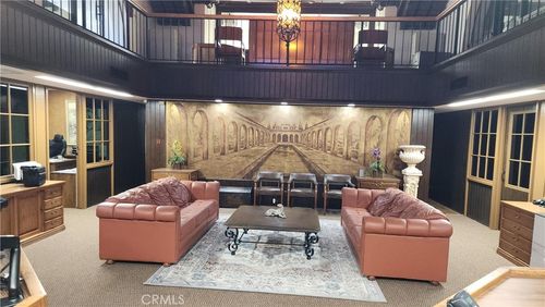 2472 Lake Ave, Altadena, CA, 91001-3043 | Card Image