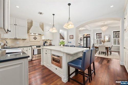 944 Bloomfield St, Hoboken, NJ, 07030-5108 | Card Image