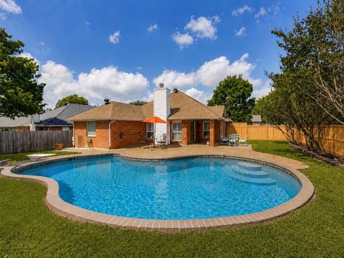 808 Canyon Valley Dr, Mckinney, TX, 75071-3220 | Card Image