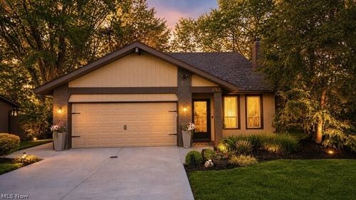 17101 Rabbit Run Dr, Strongsville, OH, 44136-6243 | Card Image