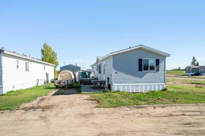 44 - 4302 49 St, Home with 3 bedrooms, 2 bathrooms and 1 parking in Lloydminster SK | Image 3