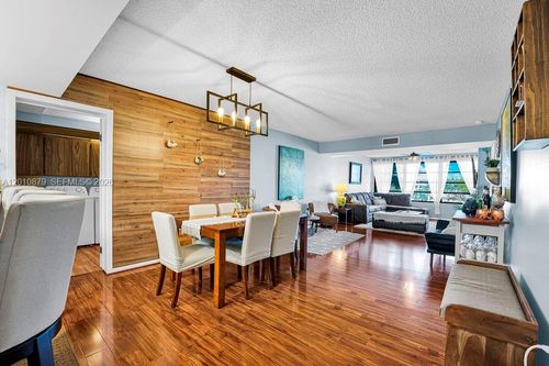 302-6049 Balboa Cir, Boca Raton, FL, 33433-8105 | Card Image