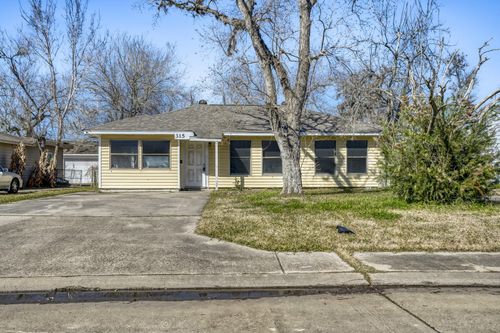 315 Acacia Street, Lake Jackson, TX, 77566 | Card Image