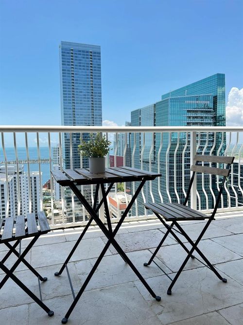 ph-4217-1200 Brickell Bay Dr, Miami, FL, 33131-3278 | Card Image