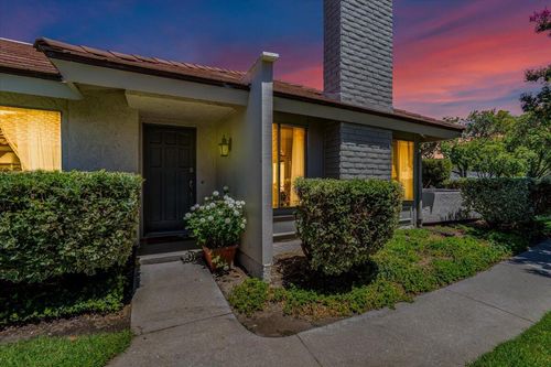 2255 Portola Ln, Westlake Village, CA, 91361-1751 | Card Image