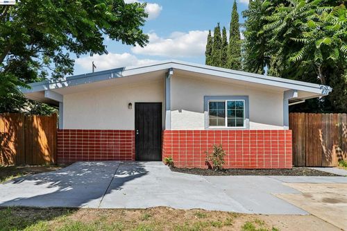 3909 Dry Creek Rd, Sacramento, CA, 95838-3608 | Card Image