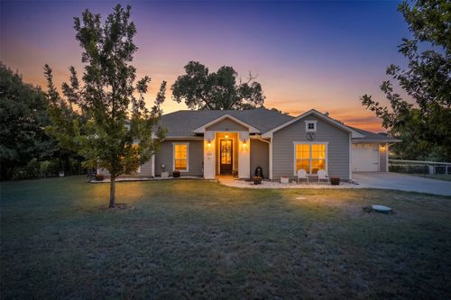 161 Laurie Ln, Waxahachie, TX, 75165-8215 | Card Image