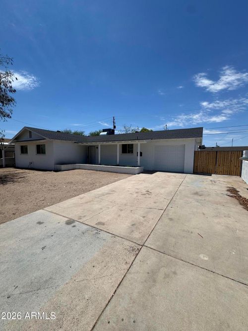 3026 N 40th Dr, Phoenix, AZ, 85019-4316 | Card Image