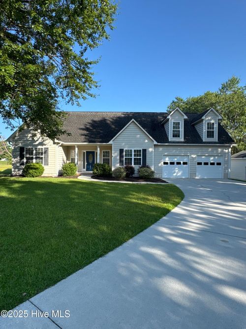 104 Bogey Ct, Hampstead, NC, 28443-2425 | Card Image