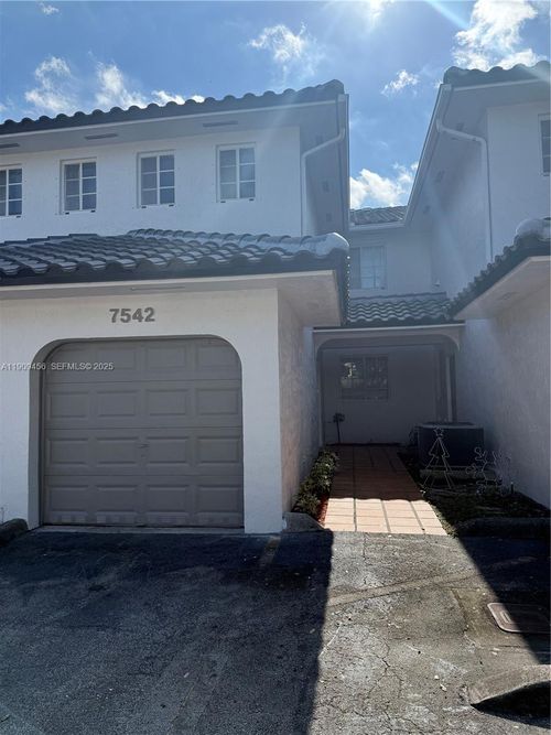7542-7542 Nw 175th St, Hialeah, FL, 33015-7149 | Card Image