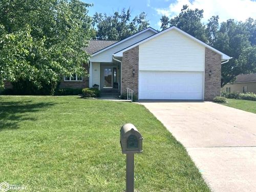 16 Weaver Dr, Ottumwa, IA, 52501-1360 | Card Image