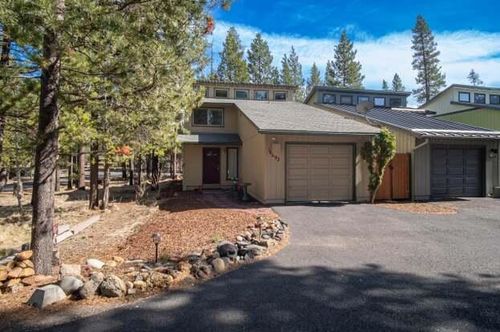 16693 Wagon Trl, Bend, OR, 97707-2249 | Card Image