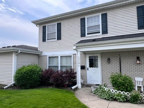 c-1314 Kingsbury Drive, Hanover Park, IL, 60133 | Card Image