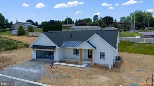 106 Grove Ln, MYERSTOWN, PA, 17067-7400 | Card Image