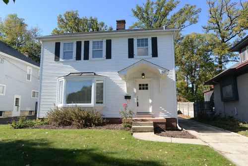 717 S Batavia Ave, Batavia, IL, 60510-2905 | Card Image