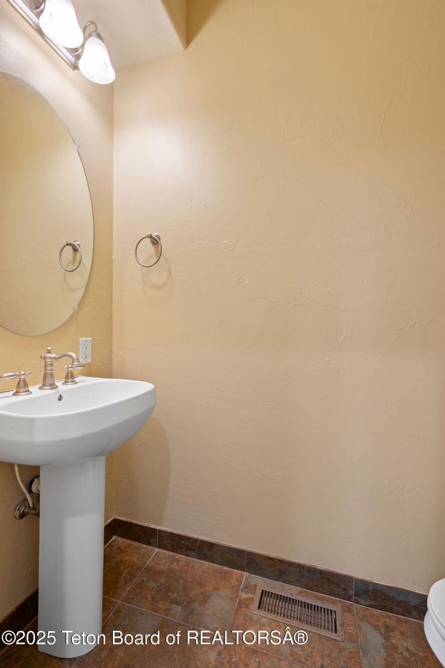 109 Trail Creek Dr, Townhouse with 4 bedrooms, 4 bathrooms and null parking in Victor ID | Image 19