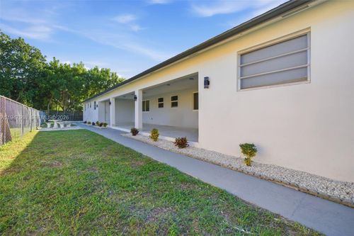 2440 Hayes St, Hollywood, FL, 33020-3499 | Card Image