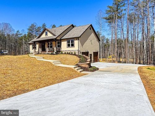 2143 Peach Grove Rd, LOUISA, VA, 23093-5561 | Card Image