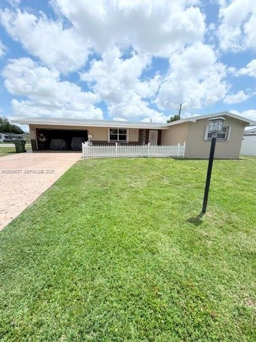 1121 Nw 86th Ter, Pembroke Pines, FL, 33024-4841 | Card Image