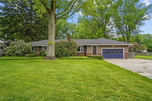 3063 Lake Rd, Silver Lake, OH, 44224-3813 | Card Image