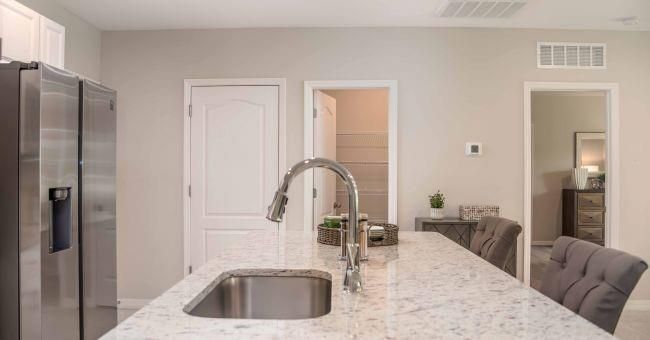 Model home - actual features may vary. | Image 4