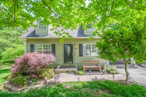 2529 Hammond Ln, Knoxville, TN, 37912-4447 | Card Image