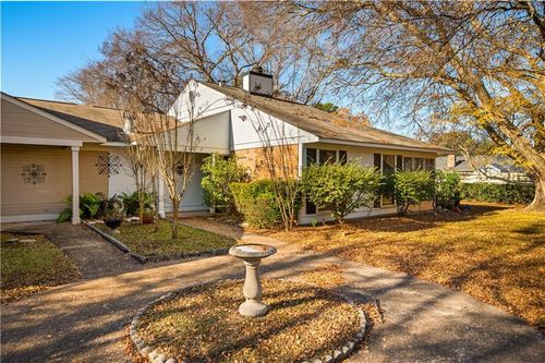 528 Oakland Dr, Natchitoches, LA, 71457-5622 | Card Image