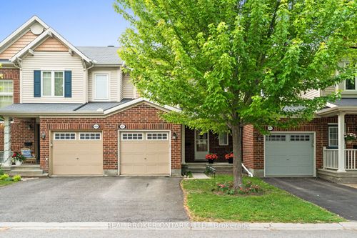 427 Vendevale Ave, Stittsville, ON, K2S0M6 | Card Image