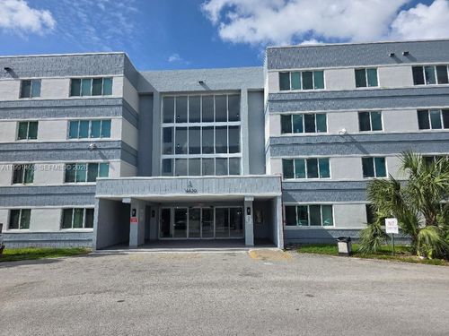 a3d-14830 Naranja Lakes Blvd, Homestead, FL, 33032-8337 | Card Image