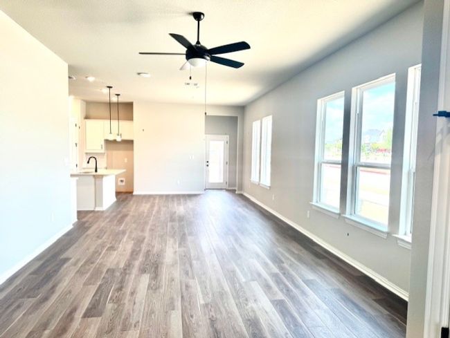 370 Milkwood Ter, House other with 3 bedrooms, 2 bathrooms and 4 parking in Dripping Springs TX | Image 6