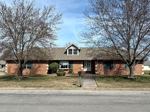 2004 N Lynn St, Nevada, MO, 64772-1075 | Card Image