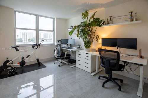 apt-811-2750 Ne 183rd St, Aventura, FL, 33160-2119 | Card Image