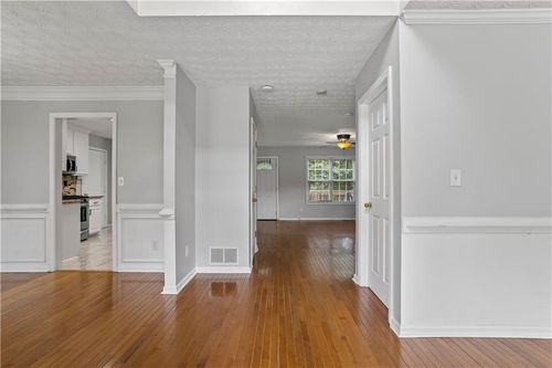 1048 Falls Brooke Dr, Conyers, GA, 30094-5565 | Card Image