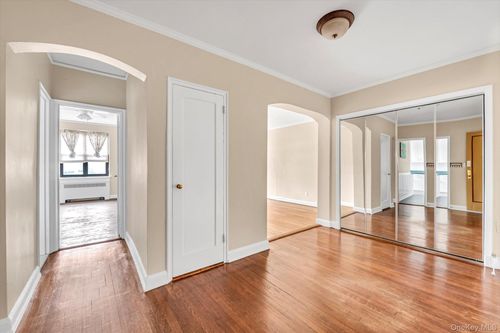 apt-3n-2 Town House Pl, Great Neck, NY, 11021-3228 | Card Image