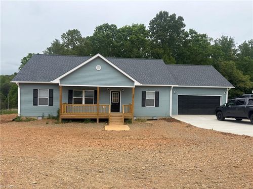 200 Page Farm Rd, Mount Airy, NC, 27030-3192 | Card Image