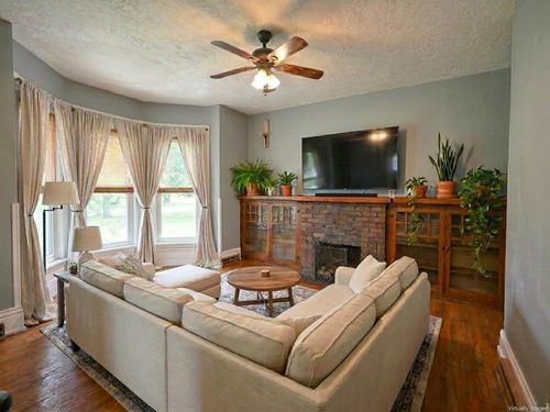 326 S 8th St, Upper Sandusky, OH, 43351-1504 | Card Image