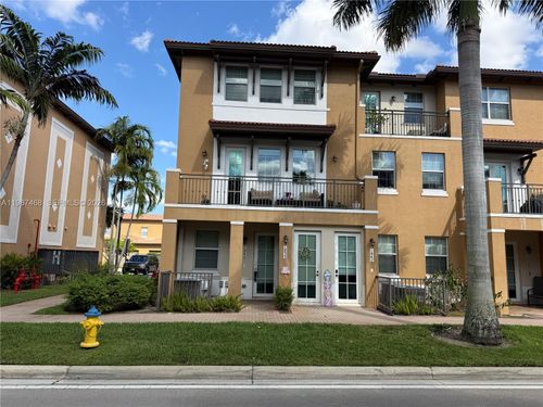 5609-1045 Sw 147th Ave, Pembroke Pines, FL, 33027-6167 | Card Image