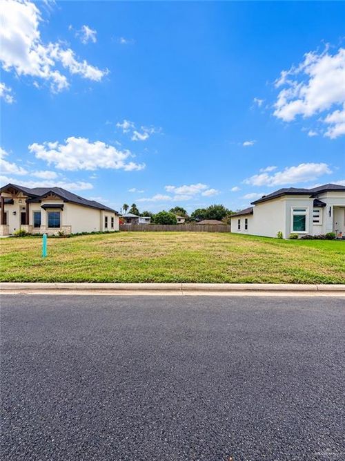 2028 Trinity St, Alamo, TX, 78516 | Card Image
