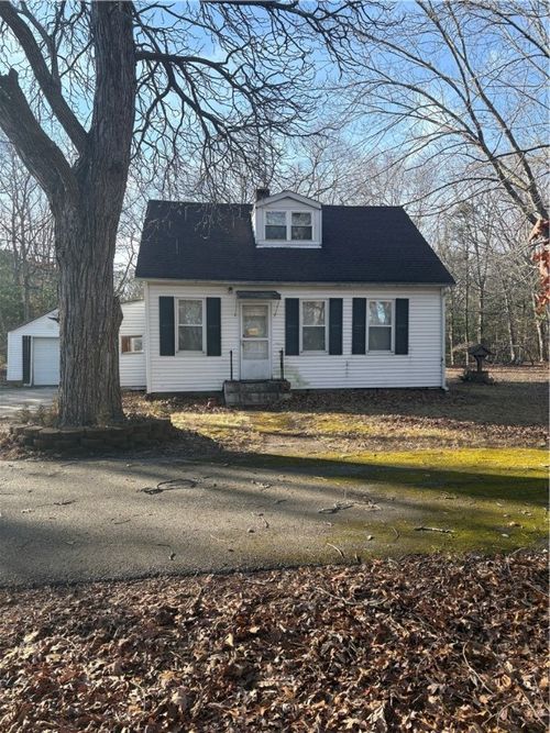 15 Airport Rd, Coventry, RI, 02816-6414 | Card Image