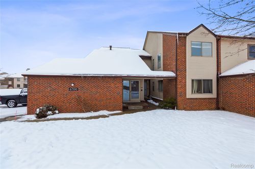 apt-201-6700 Ridgefield Cir, West Bloomfield, MI, 48322-3050 | Card Image