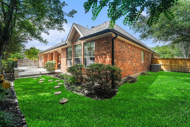 Another view of this wonderful backyard. | Image 30