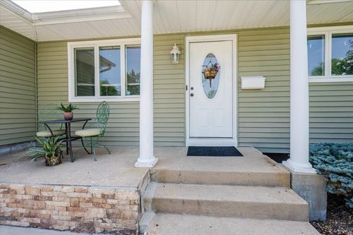 1508 Chicago Ave, Bay Shore, NY, 11706-4629 | Card Image
