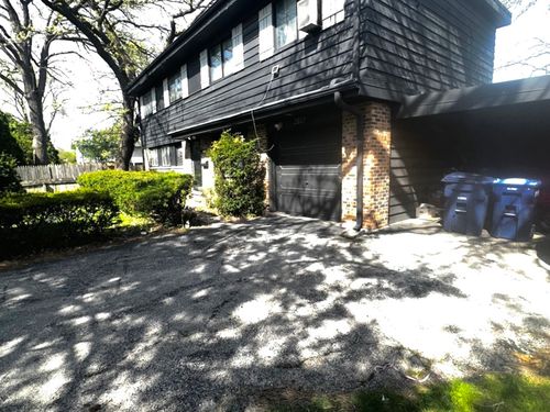 2617 Summit Ave, Highland Park, IL, 60035-1323 | Card Image