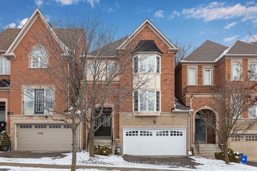 16 Carriage House Crt, Richmond Hill, ON, L4E4V3 | Card Image