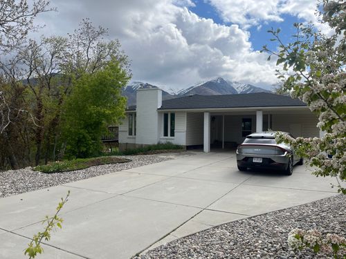 5720 Oakwood Dr, South Ogden, UT, 84405-4827 | Card Image