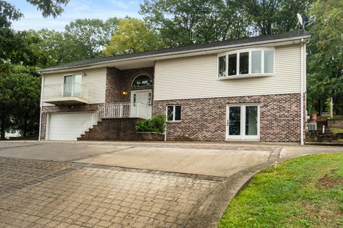 89 Eddon Dr, East Haven, CT, 06512-1049 | Card Image