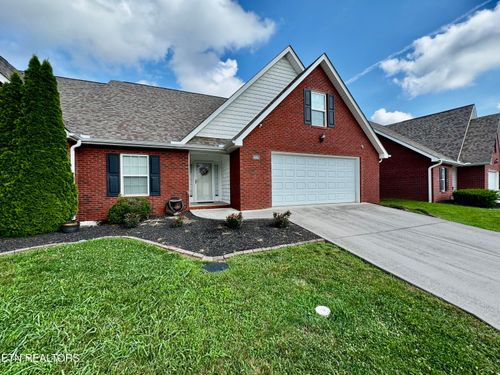 4805 Spring Garden Way, Knoxville, TN, 37918-4052 | Card Image