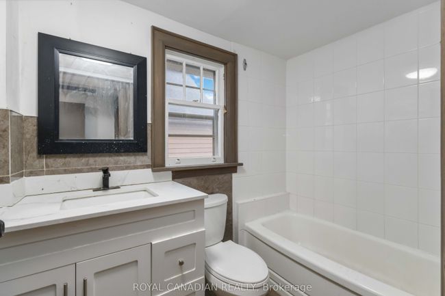274 Ritson Rd N, House other with 5 bedrooms, 3 bathrooms and 3 parking in Oshawa ON | Image 26